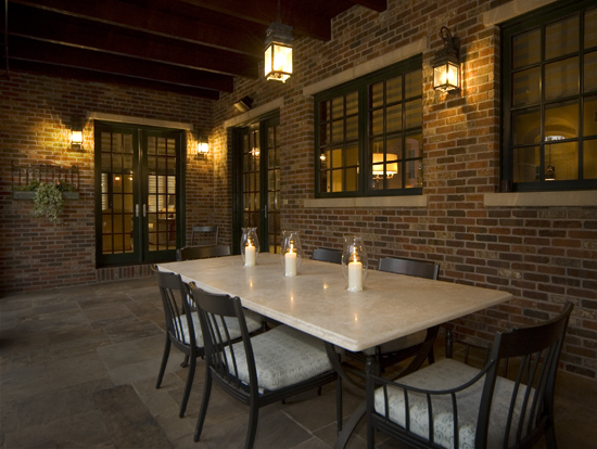 05-Outdoor dining