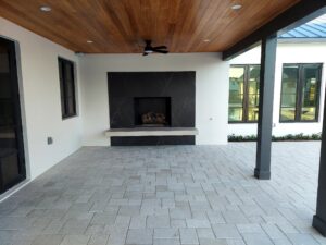 Screened-In Porch Area